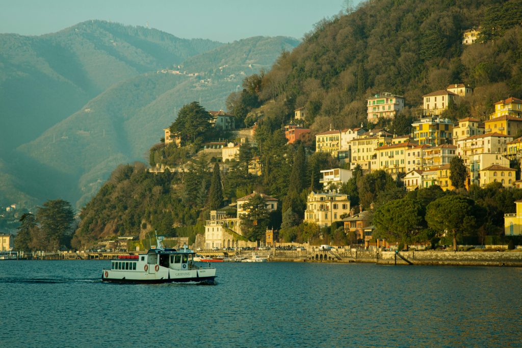 Fuga da Milano: il fascino intramontabile del Lago di Como tra lusso e relax