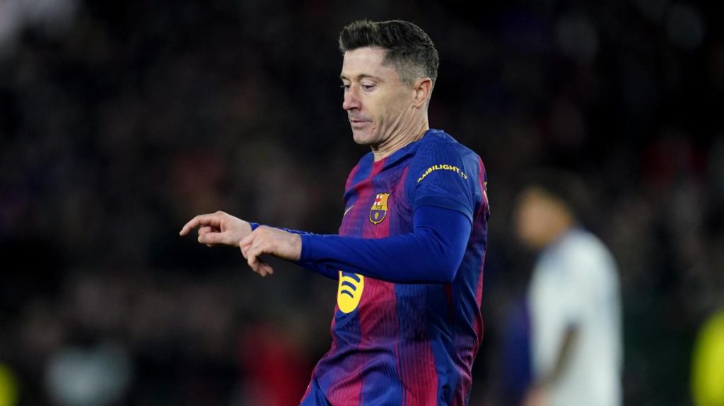 Lewandowski saluta Barcellona: Milan e Juventus ci pensano davvero